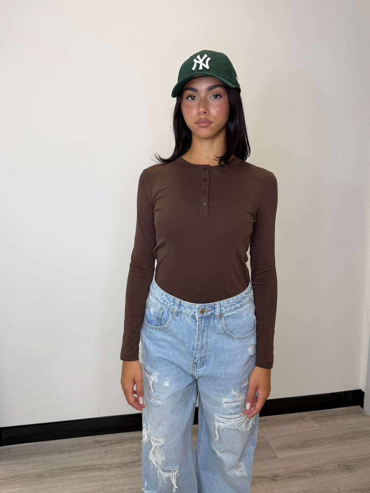 MAGLIA CON BOTTONCINI