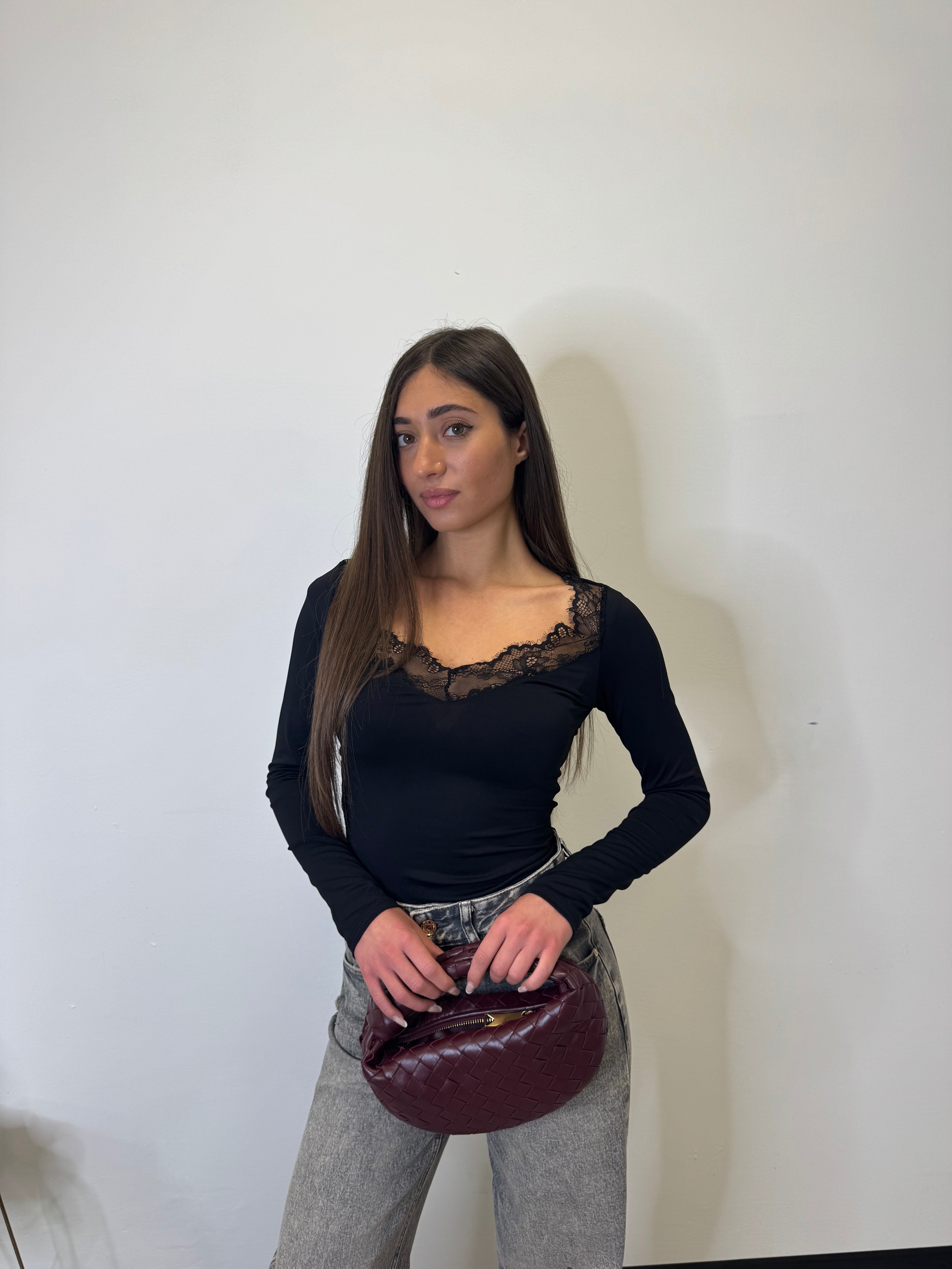 Maglia con scollo in pizzo