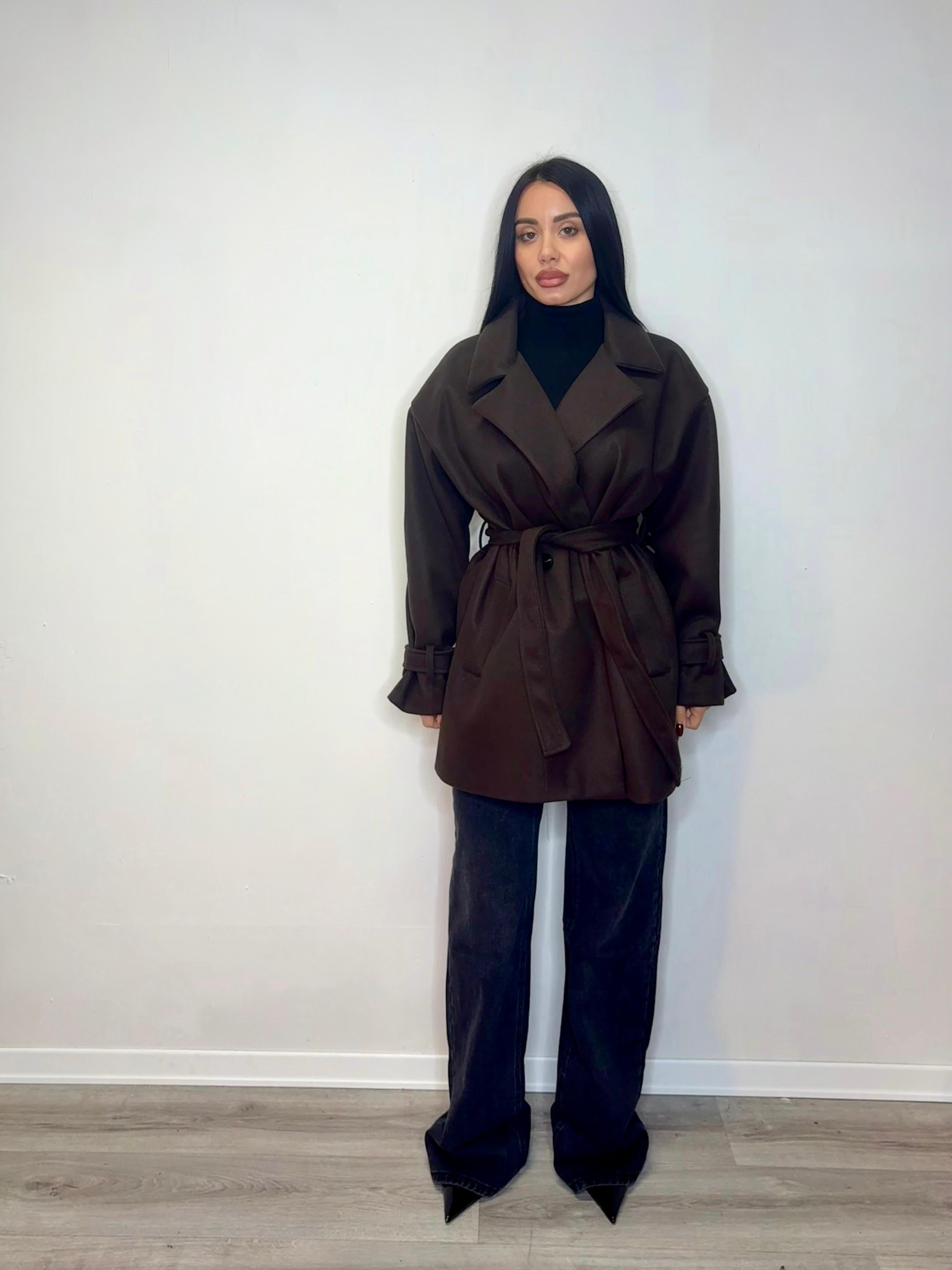Cappotto corto con cintura