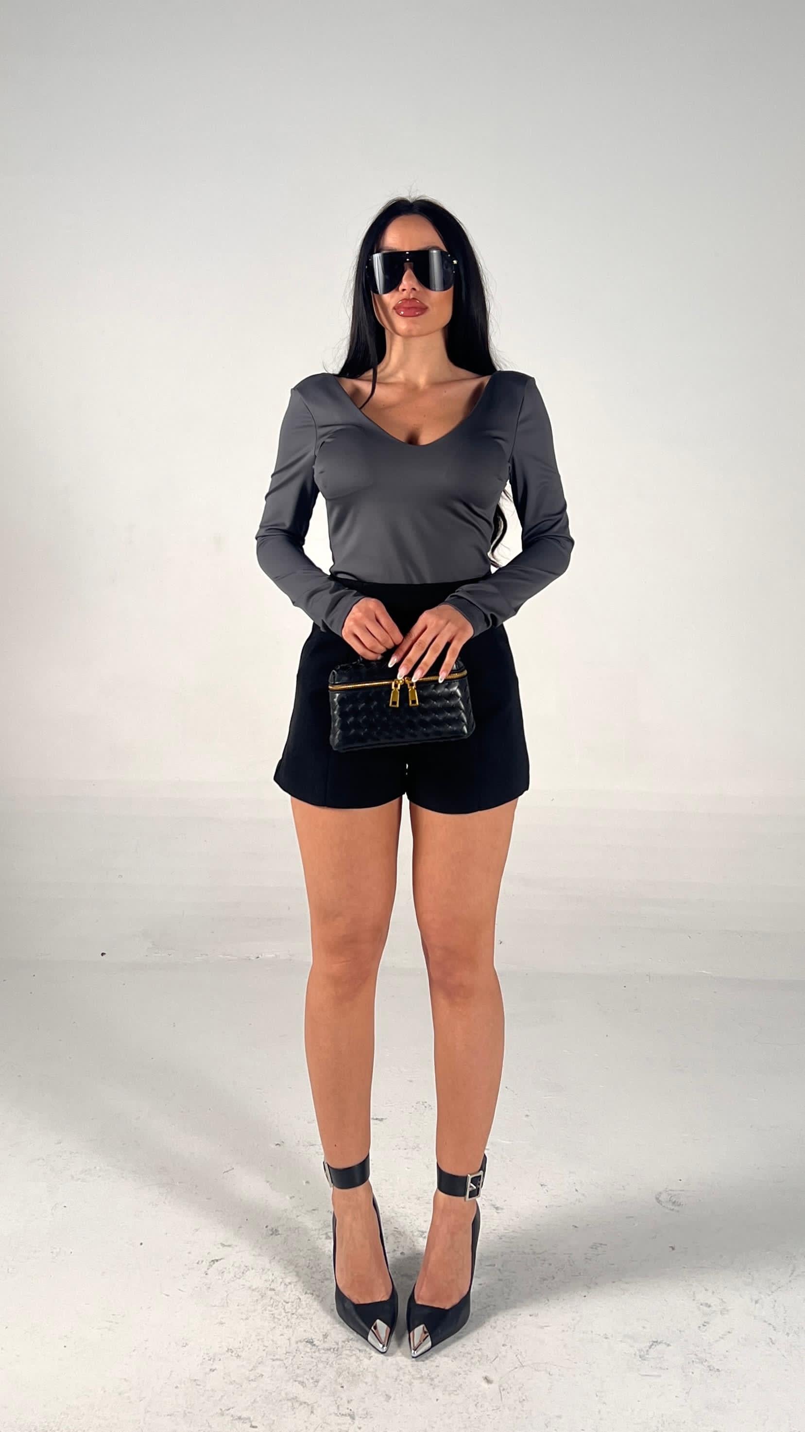 Body scollo V