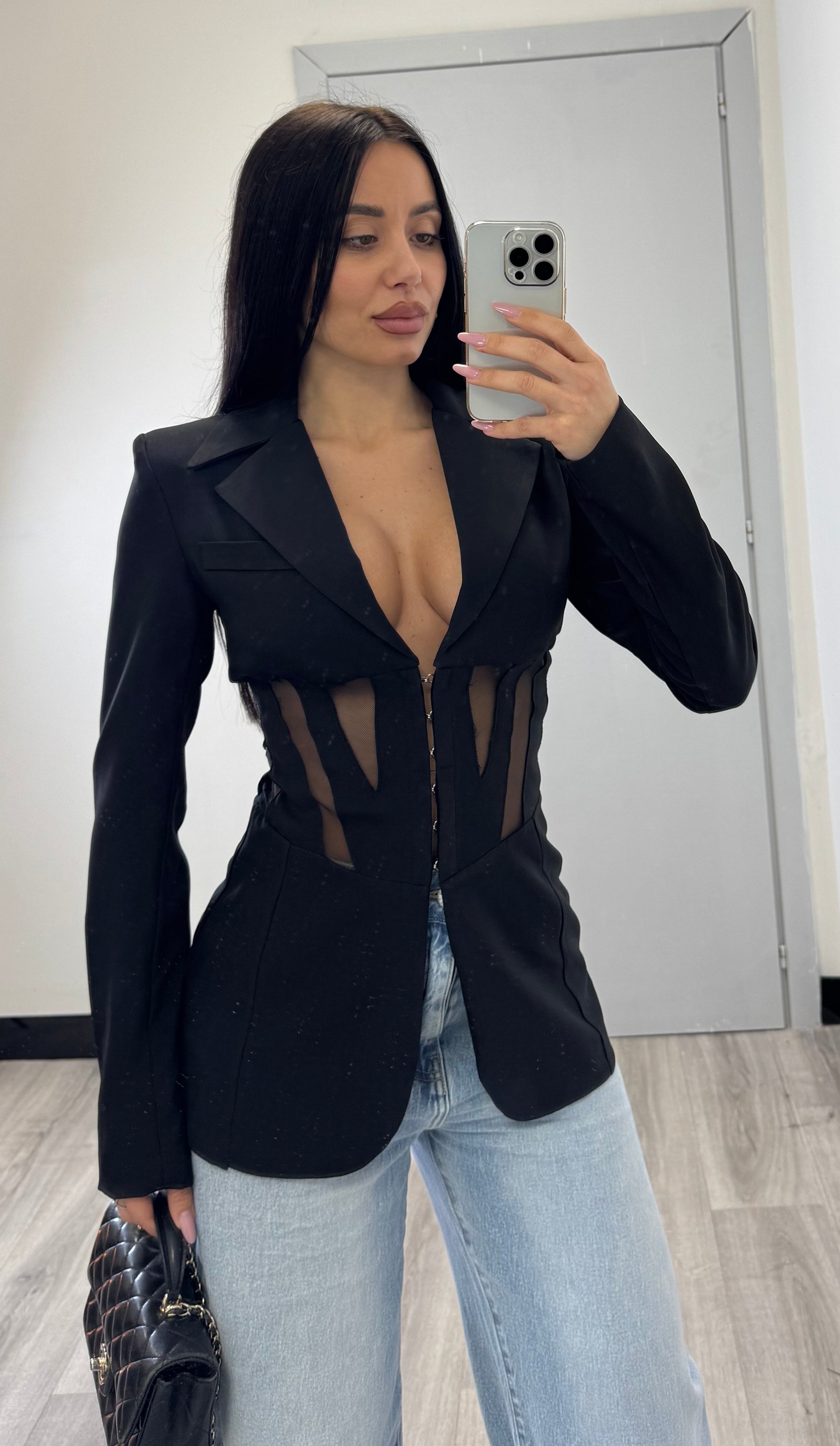 Blazer nero con trasparenze
