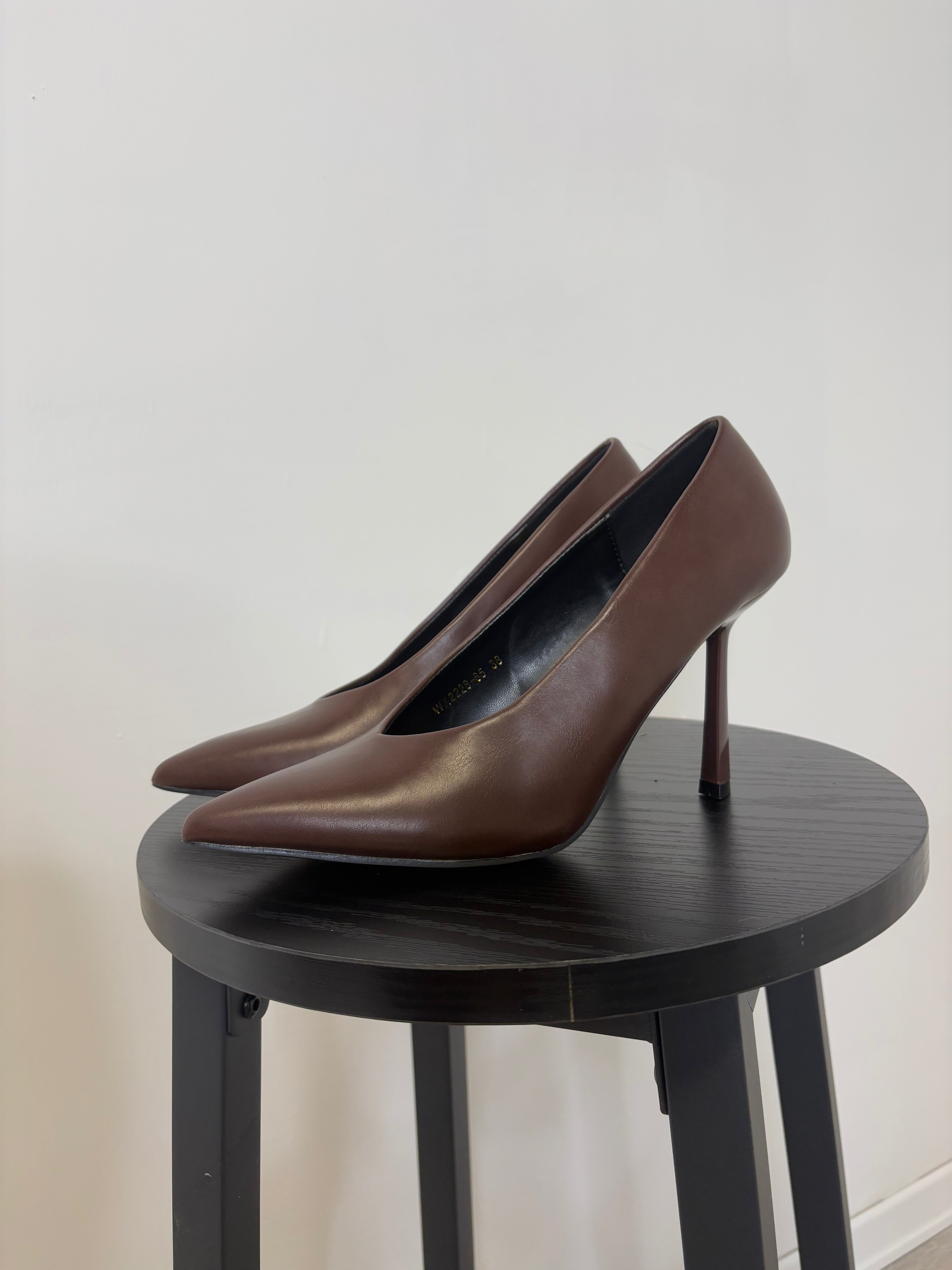 Decolletè ecopelle marrone