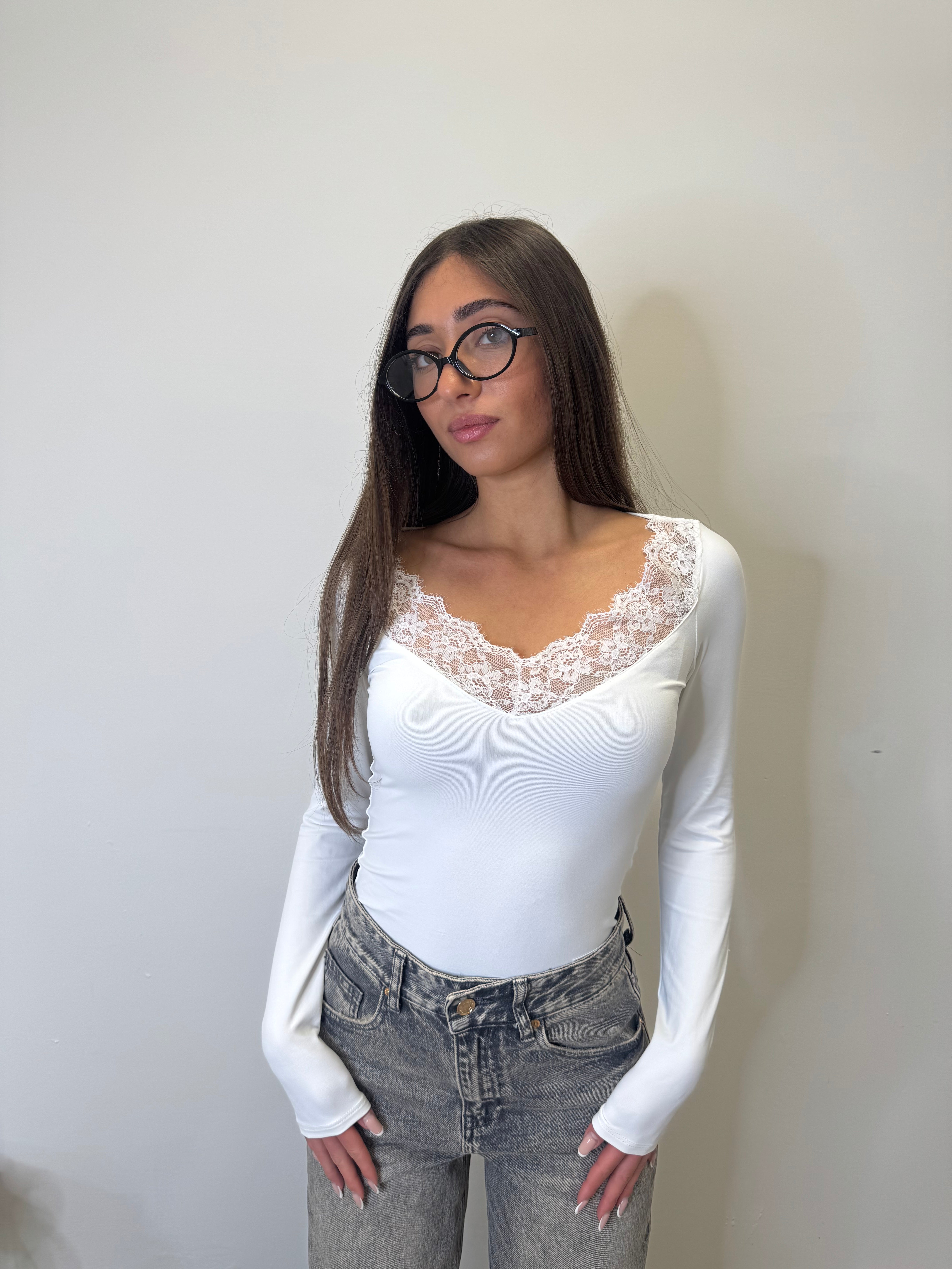 Maglia con scollo in pizzo