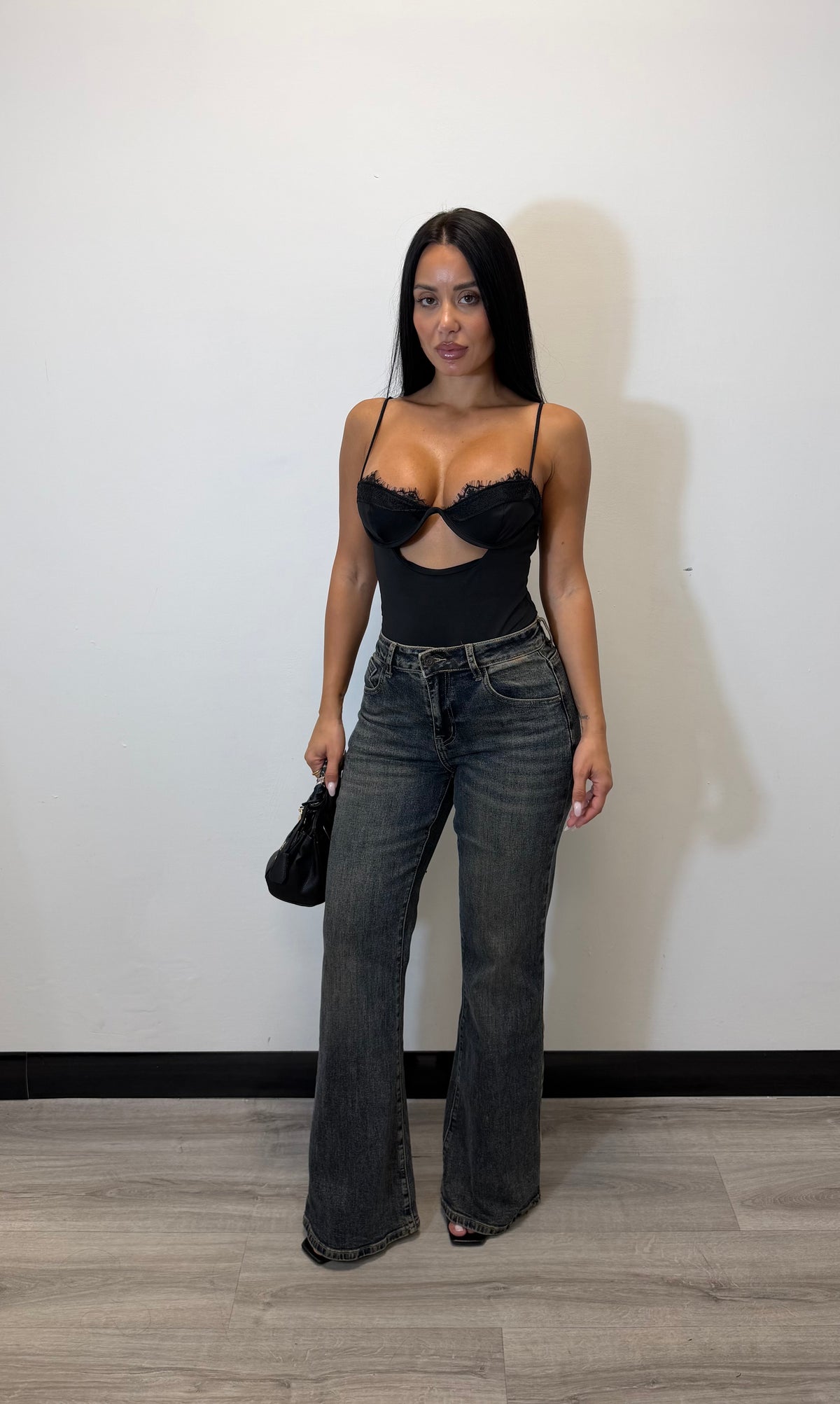 BODY NAOMIE
