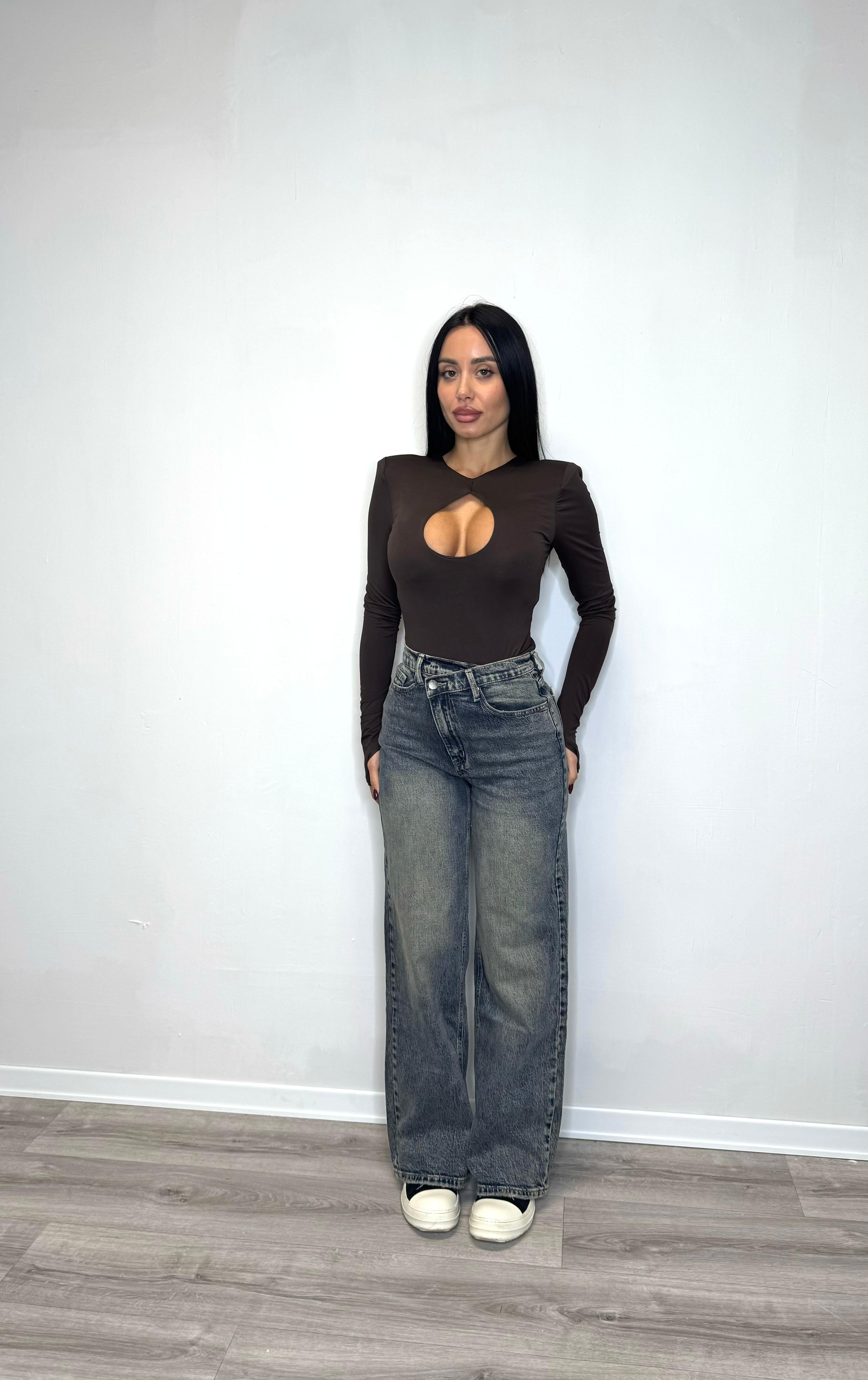 Jeans palazzo asimmetrico