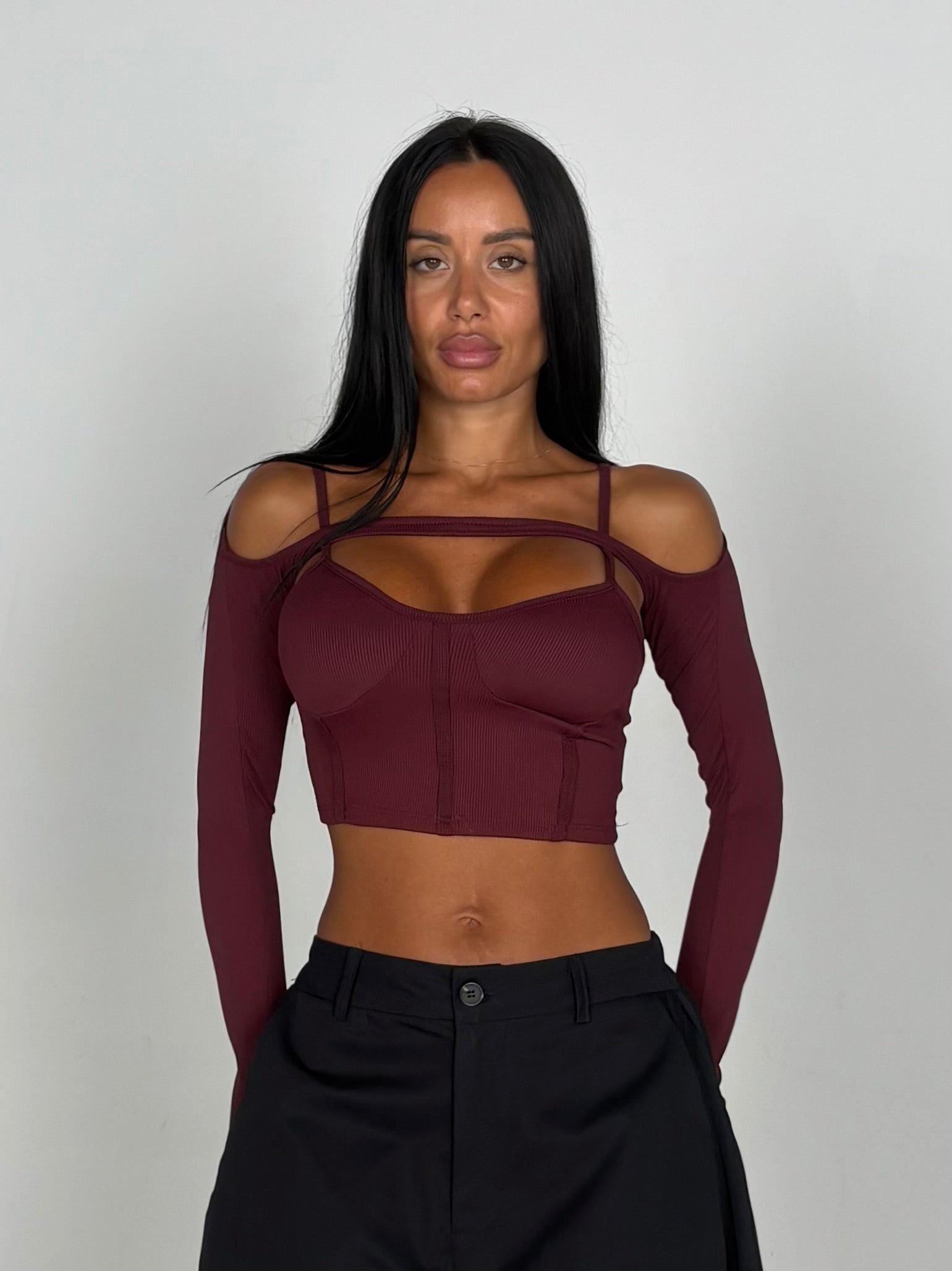 Top con coprispalle bordeaux