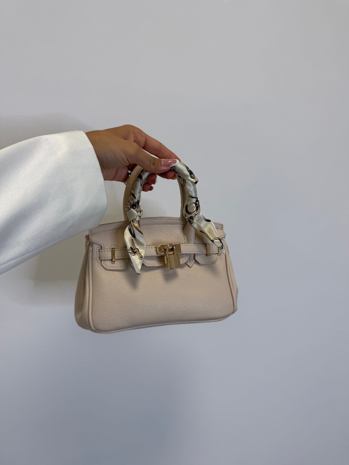 MINI BAG CON FOULARD AL MANICO