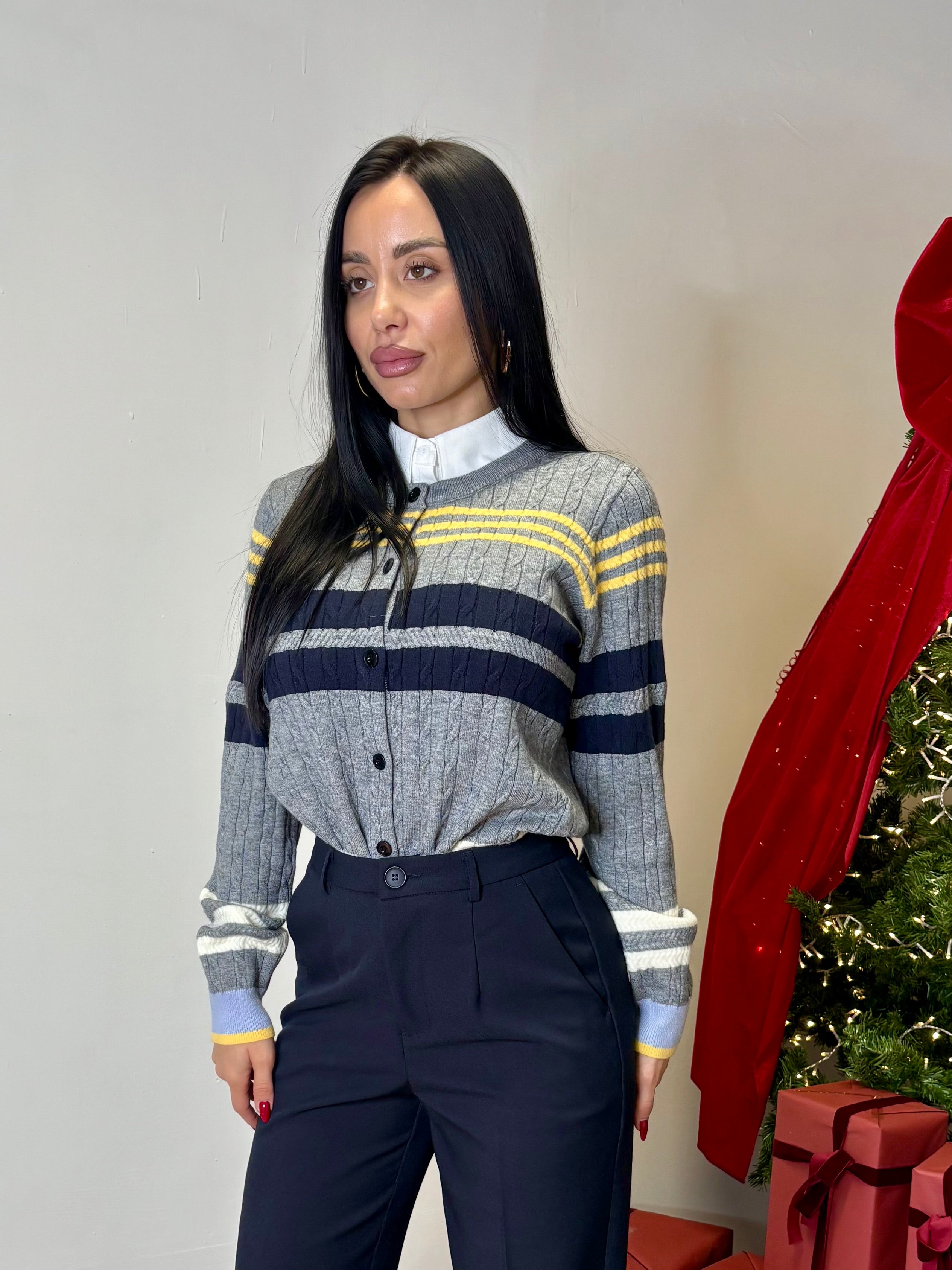 Cardigan con bottoni