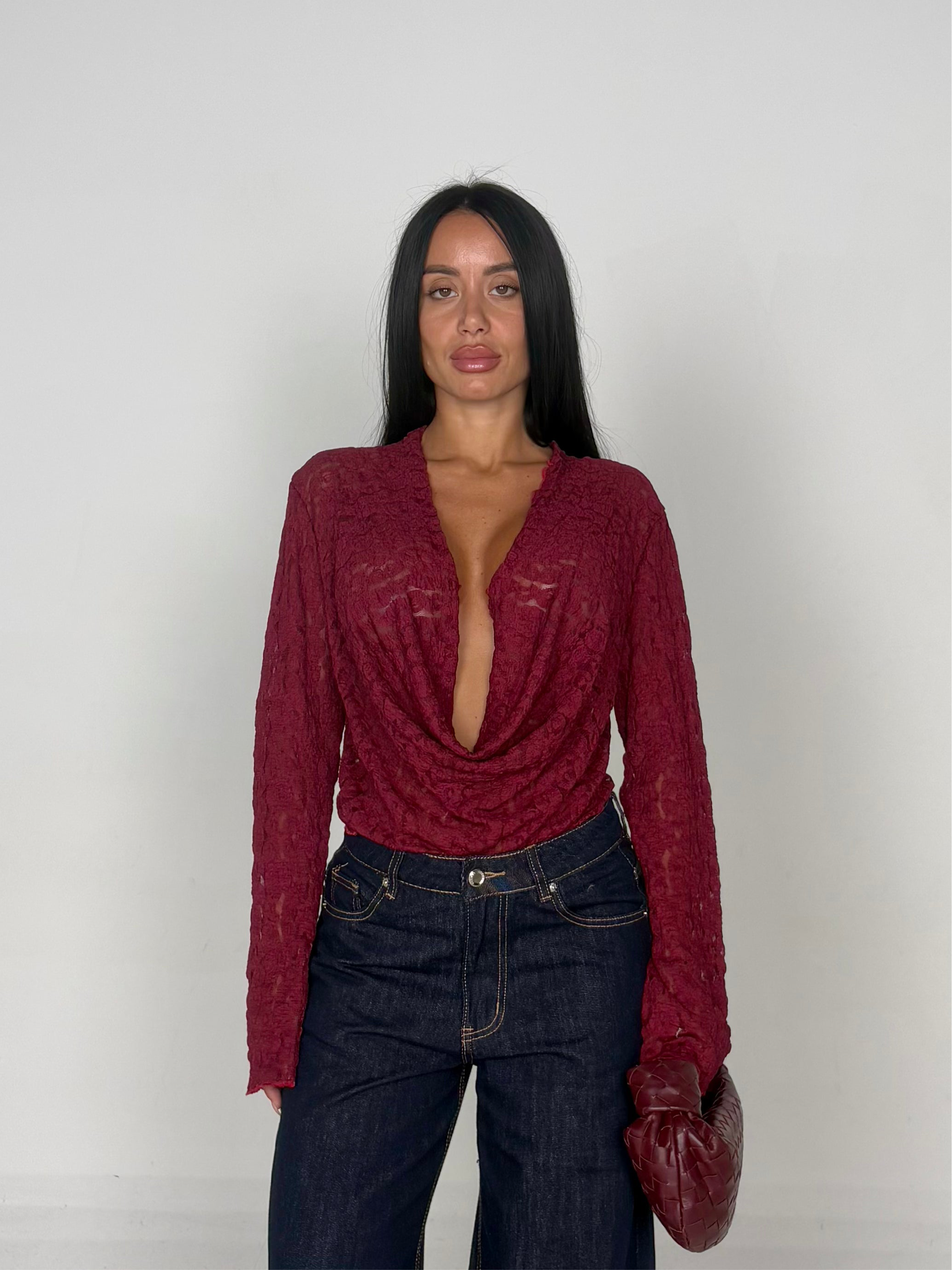 Maglia in pizzo con scollo bordeaux