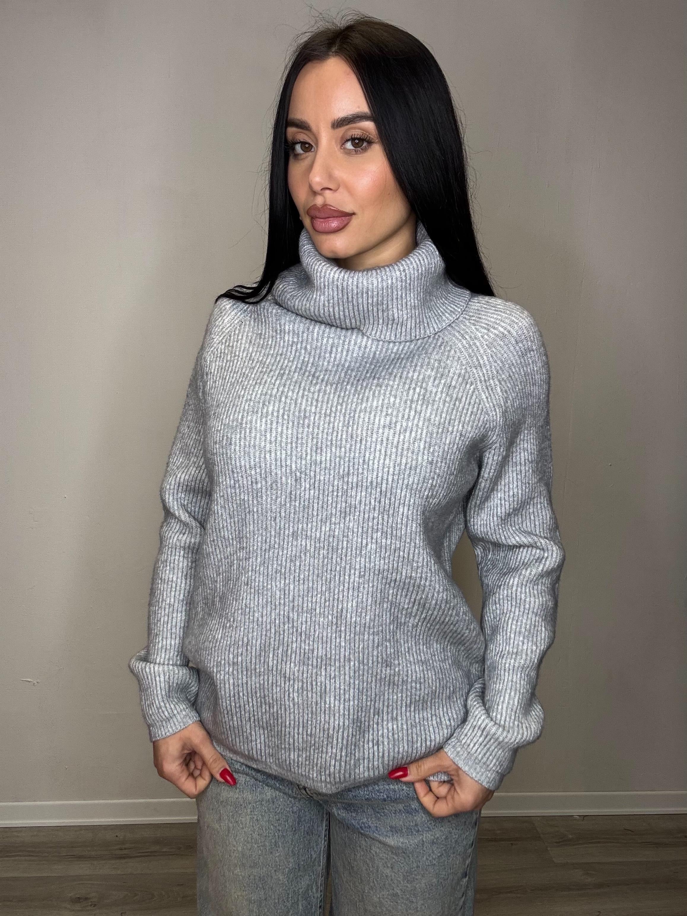 Pullover oversize collo alto