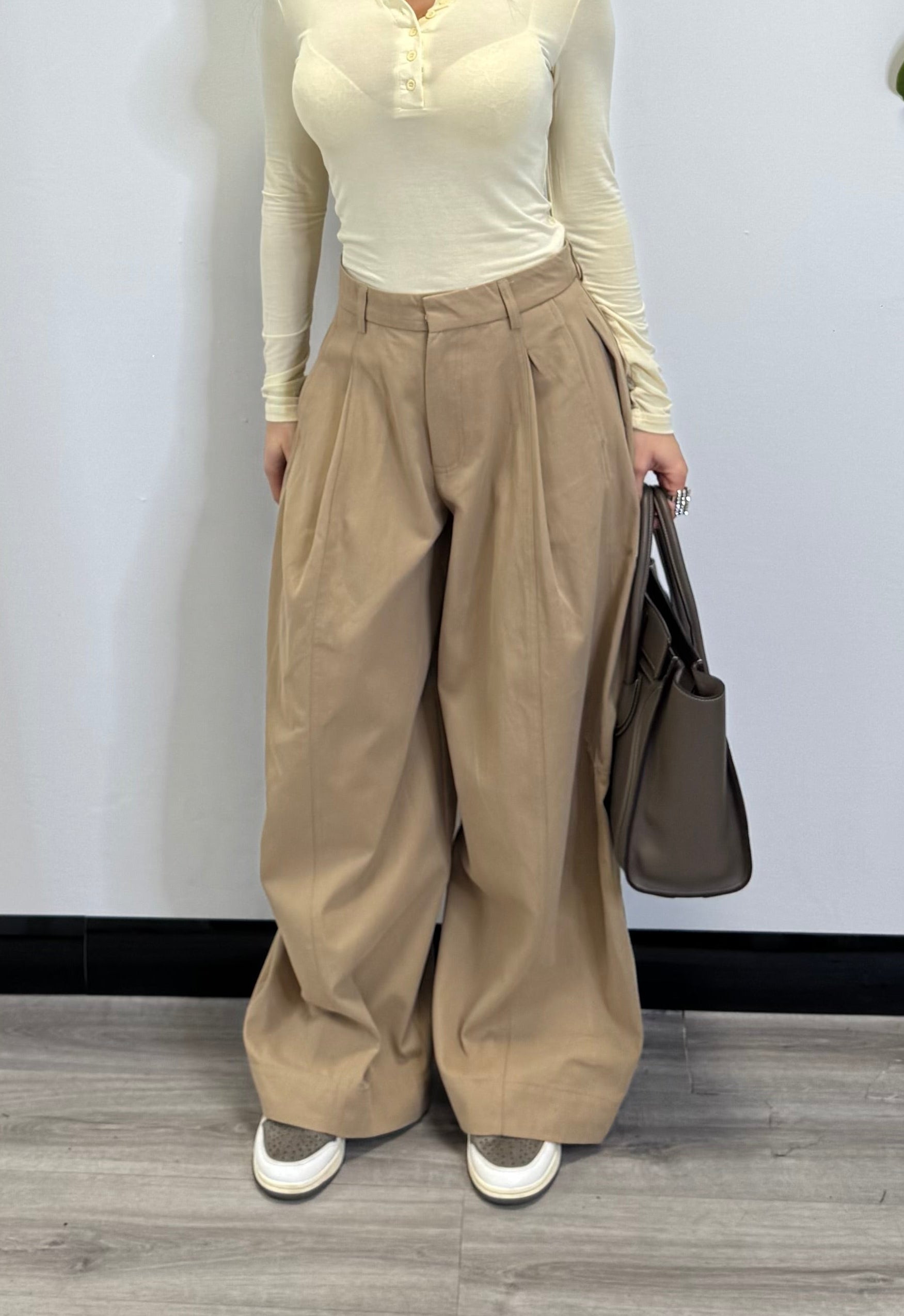 Pantalone baggy beige