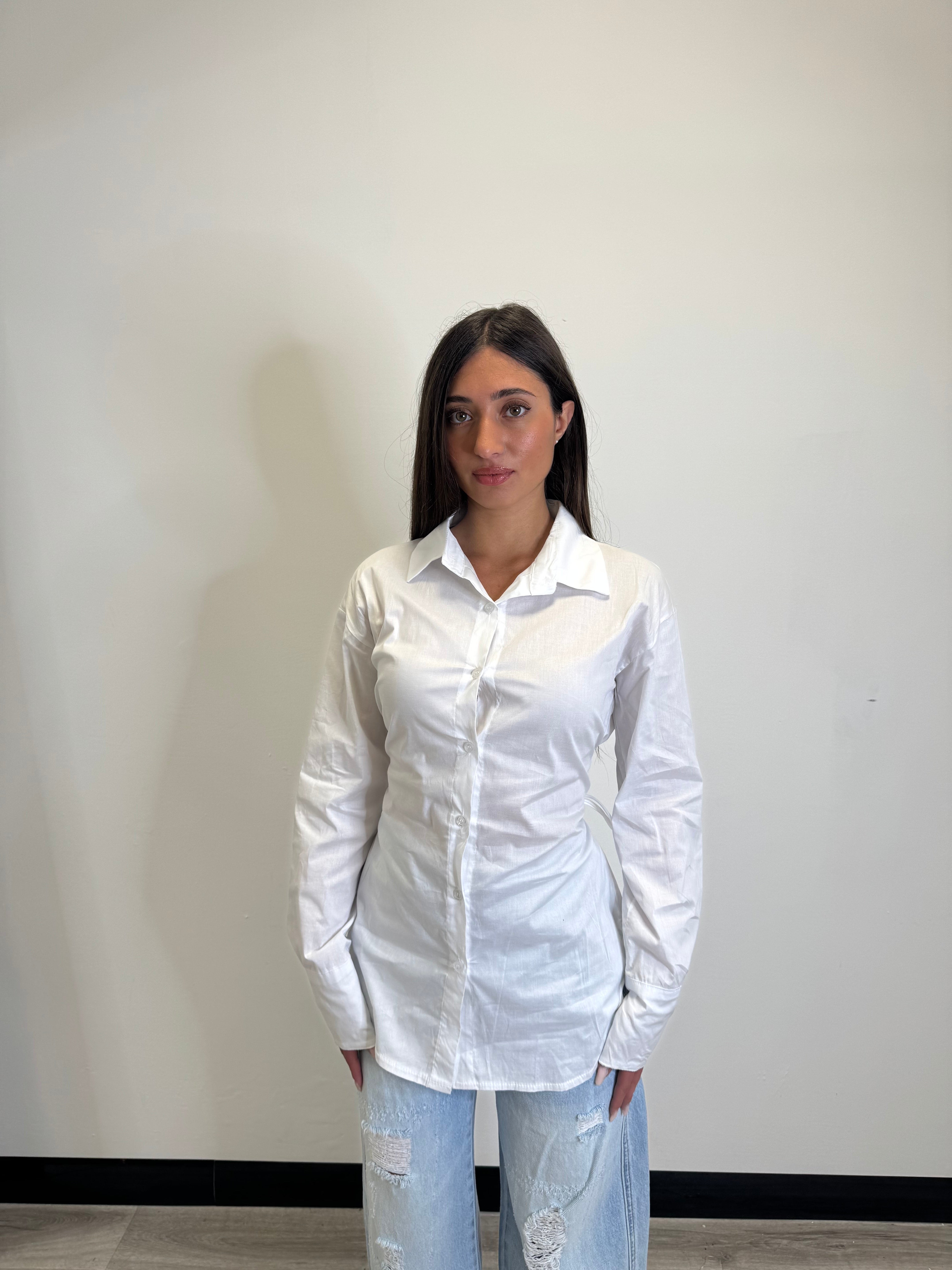 Camicia con stringhe