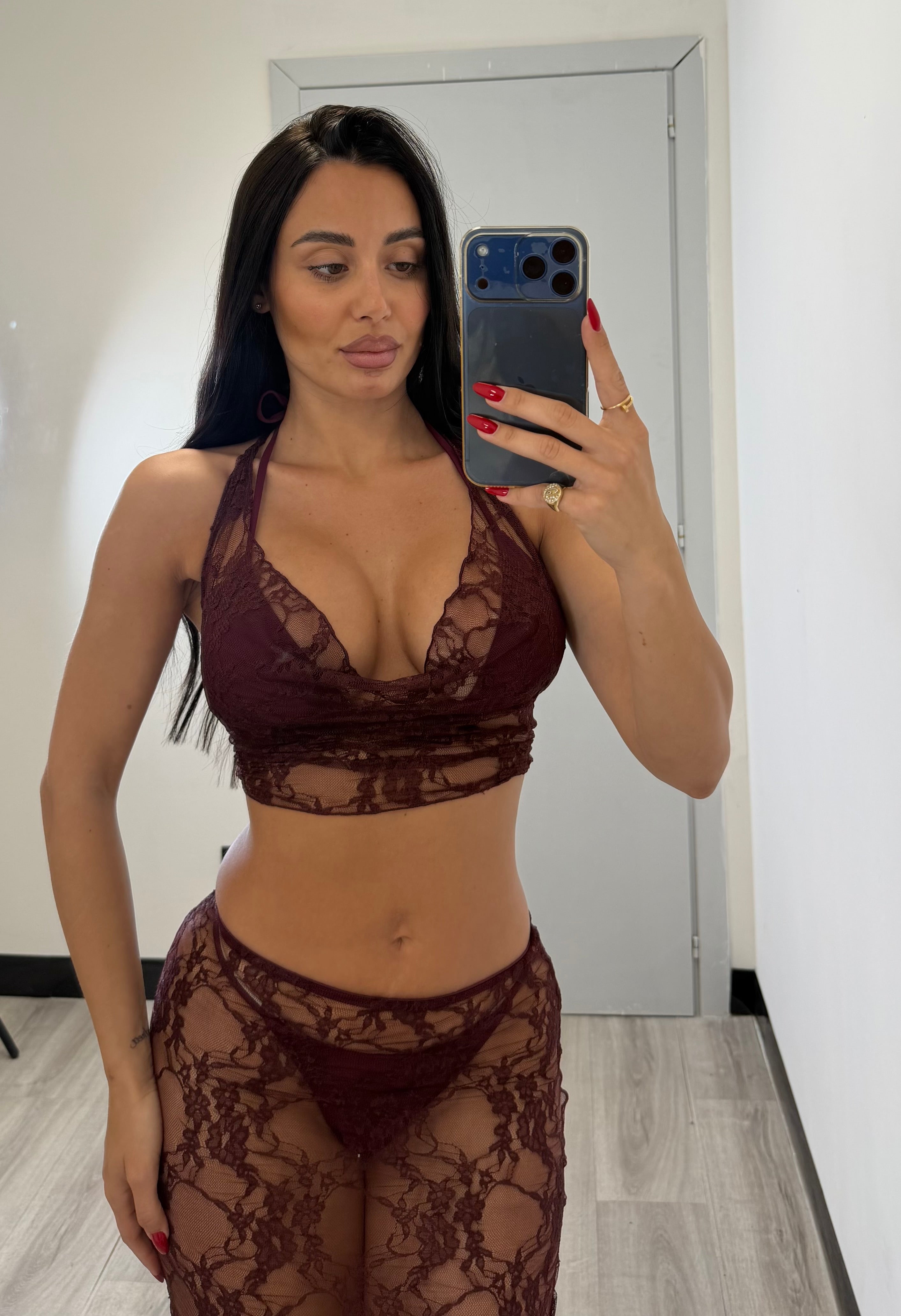 Bikini con pareo in pizzo