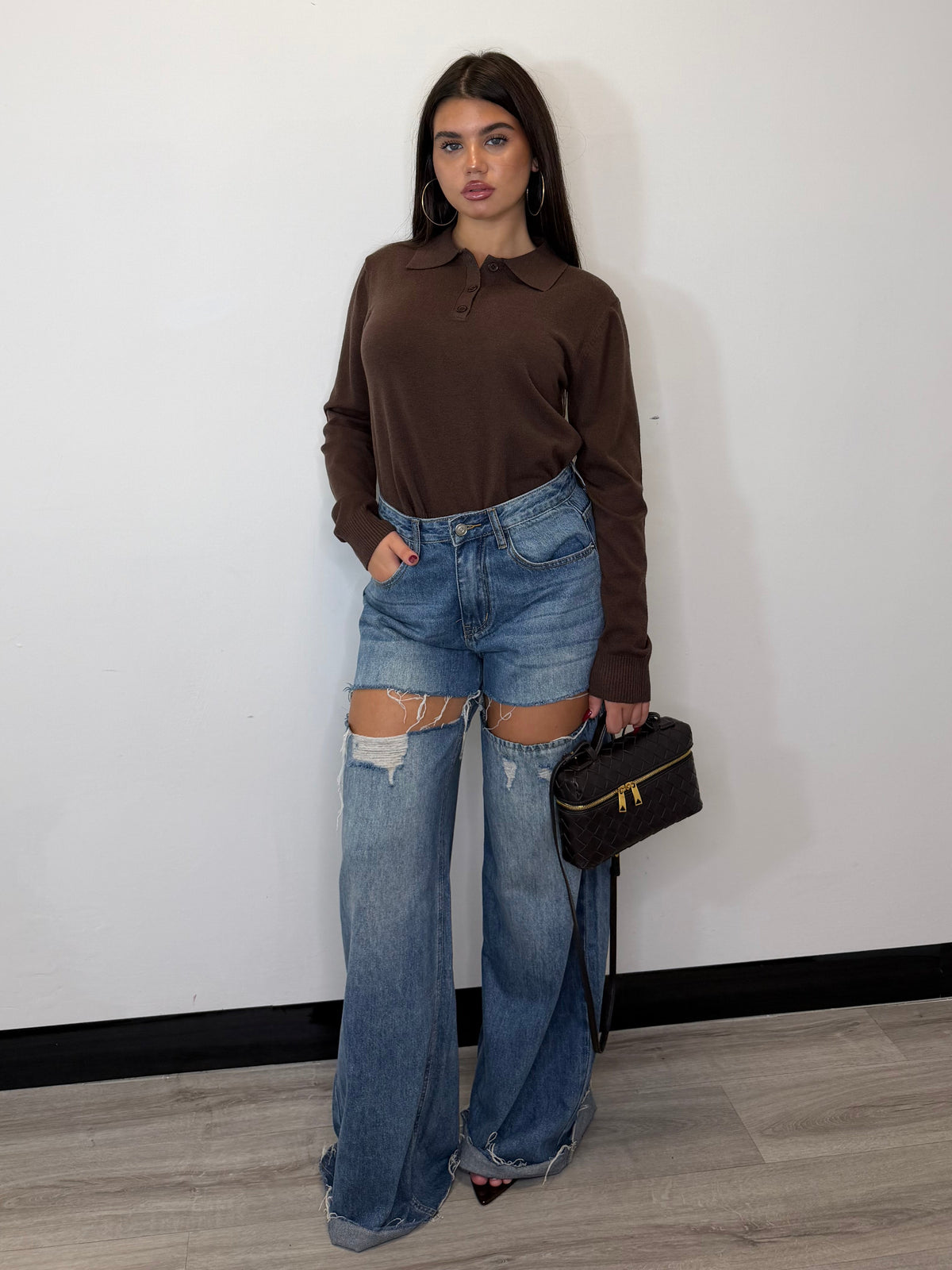 JEANS CUT-OUT