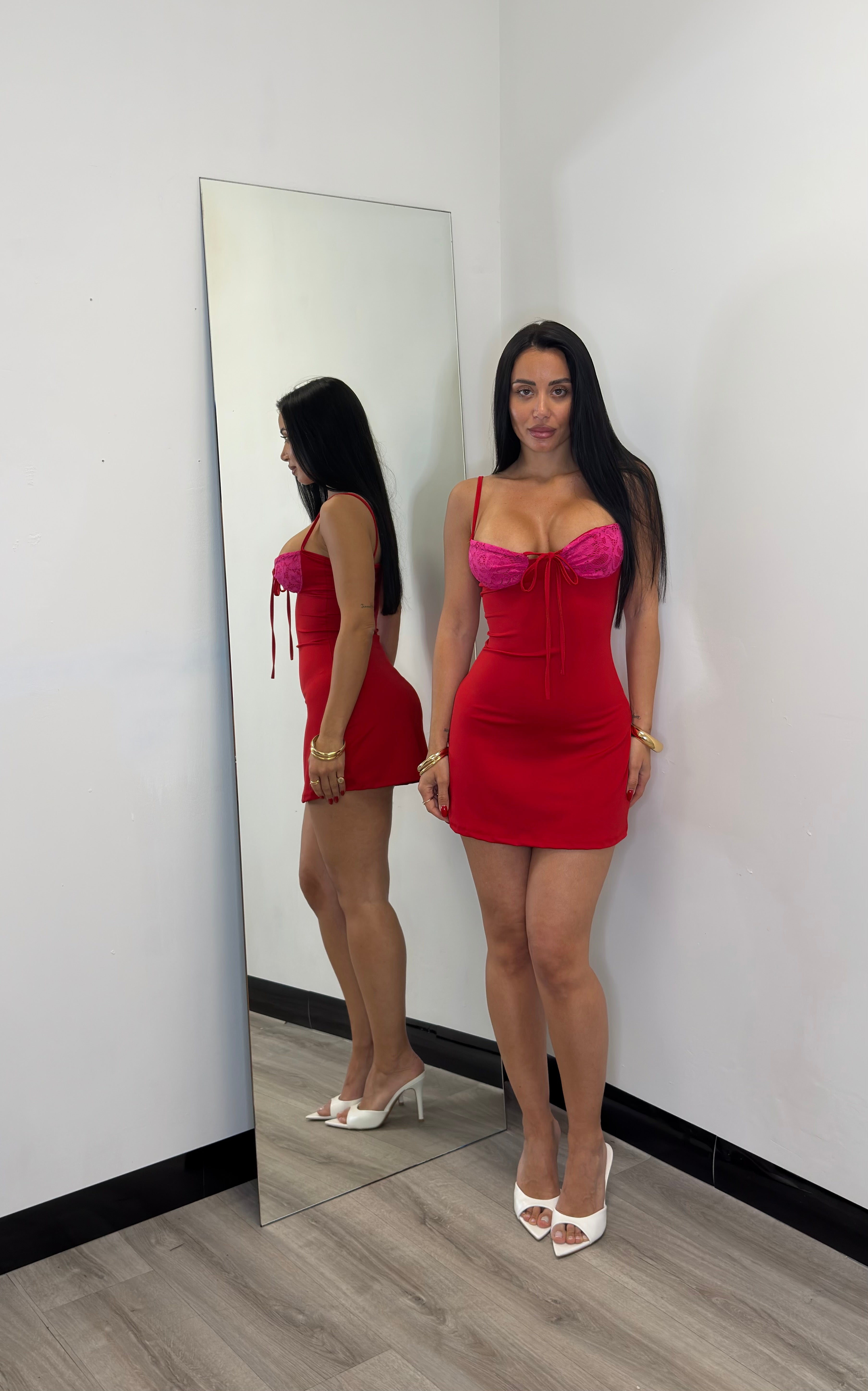 Abito con coppa in pizzo