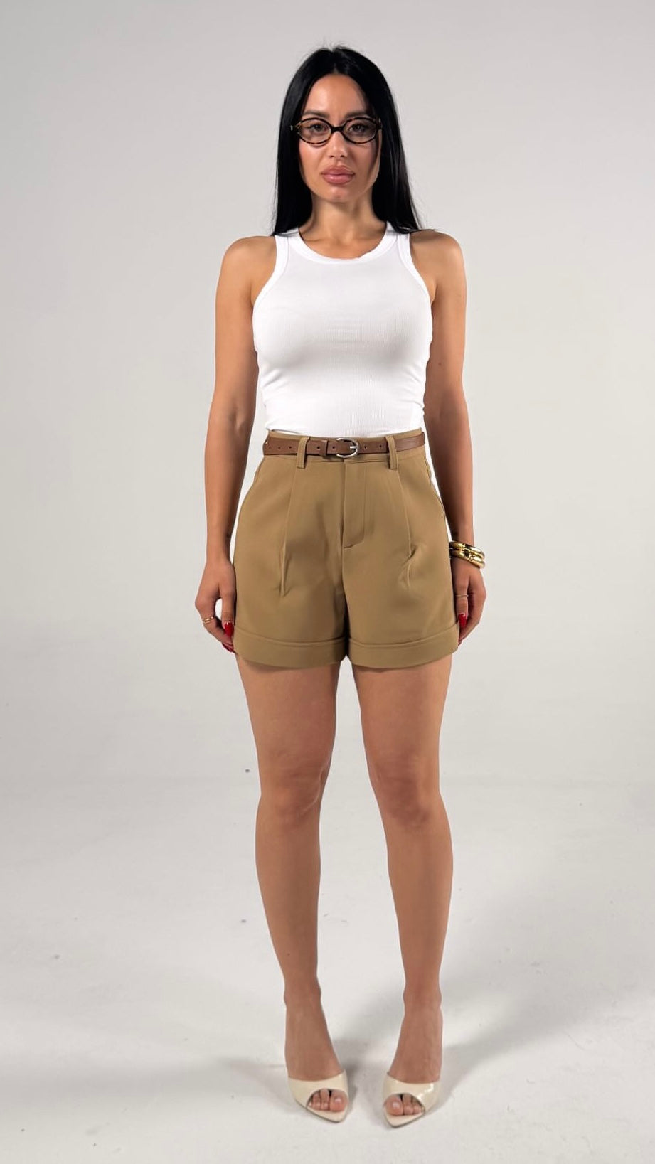Pantaloncino con cintura beige