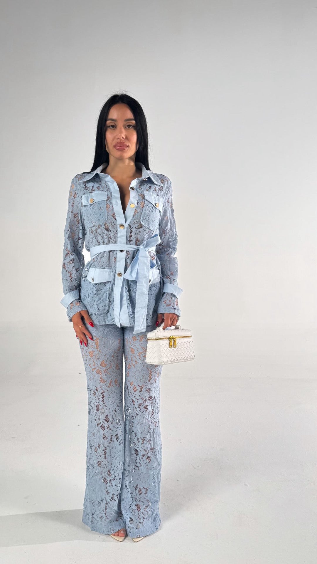 Tailleur in pizzo azzurro